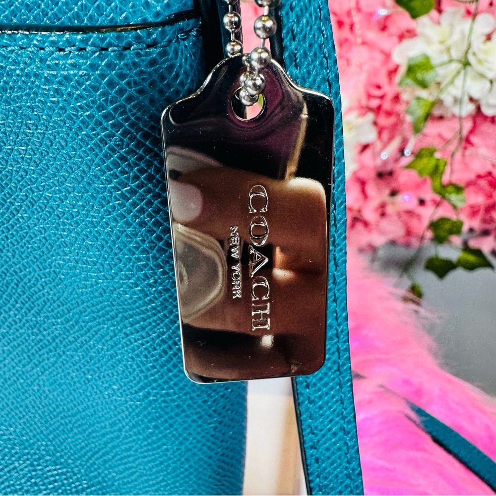 Coach Leather Swing Pack Crossbody LIKE NEW - Picture 11 of 15